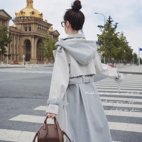 现货【2024】斗篷设计款浅色系长款风衣女199