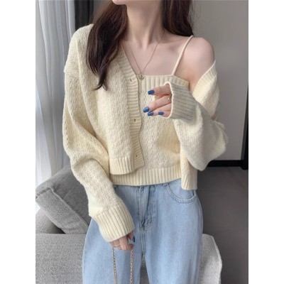 <!--辣妹温柔毛衣女春秋2024新款短款上衣针织开衫外套叠穿吊带两件套-->