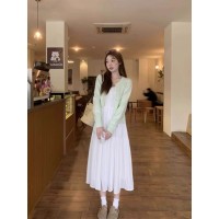 韩系穿搭薄荷绿针织开衫女春秋季2024新款温柔风气质百搭圆领上衣