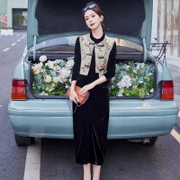 现货2024春季新中式盘扣马甲外套丝绒连衣裙两件套新