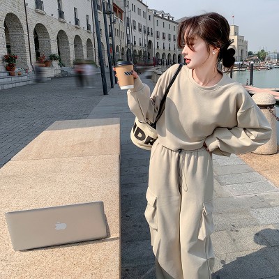 <!--春装新款韩版短装卫衣工装裤套装女202A-->