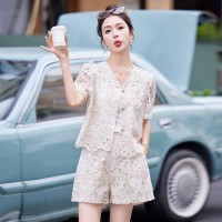 2024年夏季花色刺绣镂空上衣短款套装女