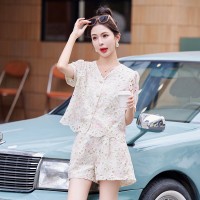 2024年夏季花色刺绣镂空上衣短款套装女