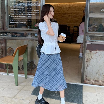 <!--现货夏季温柔风法式白色短袖衬衫+甜美格纹半裙两件套-->
