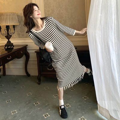 <!--条纹针织流苏连衣裙709-->