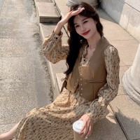 春款皮马甲今碎花连衣裙年流行