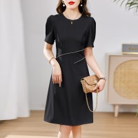 时尚连衣裙2024年夏季新款钉珠收腰显瘦女人味时尚百搭纯色连衣裙