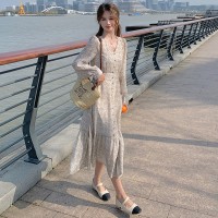 现货2024年春季甜美可爱风小碎花抽牛筋收腰时尚原创设计连衣裙