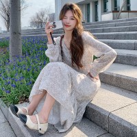 现货2024年春季甜美可爱风小碎花抽牛筋收腰时尚原创设计连衣裙