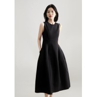 “轻礼服”定制立裁圆领无袖修身白月光长裙
