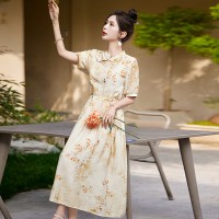 2024夏季时尚简约大方气质优雅简约领口收腰显瘦纯色连衣裙短袖