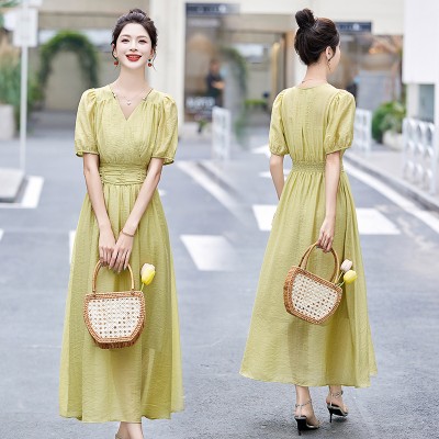 <!--显瘦简约休闲V领短袖连衣裙2024新款女夏气质通勤收腰漂亮裙子-->