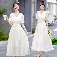 显瘦简约休闲V领短袖连衣裙2024新款女夏气质通勤收腰漂亮裙子
