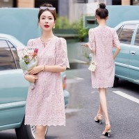 欧货2024年夏季女装高端精致镂空刺绣粉色连衣裙显瘦气质
