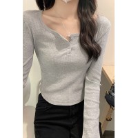 设计感纽扣半开领正肩长袖t恤女早秋修身复古不规则上衣