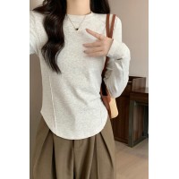 长袖打底衫女春秋装设计感弧形下摆短款修身鱼骨T恤上衣