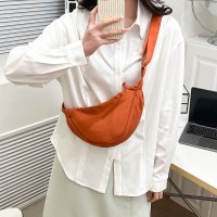 单肩包女斜挎包腋下包新款包包月牙包百搭时尚日系饺子包夏款