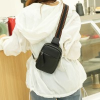 真皮包包新款小胸包男女同款百搭跨头层牛皮斜挎包女包