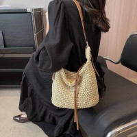新款U型纸绳单肩斜跨草编包女包百搭休闲饺子型编织包度假沙滩包