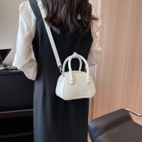 高级质感小包包女春夏2024新款小众设计单肩斜挎包纯色手提贝壳包