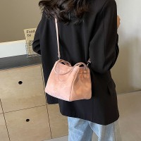 艾米兔女包2024流行包包女纯色奶油风时尚通勤百搭手提单肩斜挎包