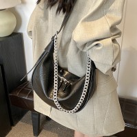 时尚褶皱亮面包包女2024夏季新款简约斜跨饺子包高级感链条单肩包