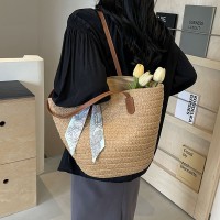 草编包包女大容量2024新款度假沙滩草包编织通勤水桶包菜篮托特包
