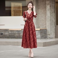 现货，新款提花连衣裙夏季气质设计感天丝重工刺绣连衣裙