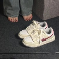 港风小众复古星星板鞋女2024年春秋新款平底超火百搭运动小白鞋子