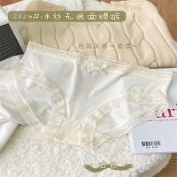 新款日系冰丝中腰内裤女士简约透气无痕三角裤蕾丝边舒适少女裤头