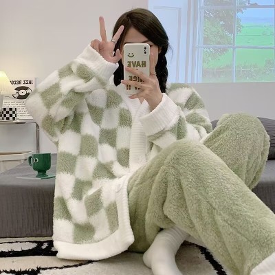 <!--珊瑚绒睡衣女士2024年秋冬季加绒加厚法兰绒水蜜桃家居服两件套装-->