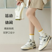 春夏拼接运动袜子女刺绣亲肤透气中筒袜双罗口百搭简约白色袜诸暨