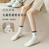 春夏拼接运动袜子女刺绣亲肤透气中筒袜双罗口百搭简约白色袜诸暨