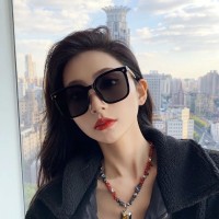 时尚街拍墨镜女显脸小黑色高级感太阳镜男个性防晒眼镜开车骑行