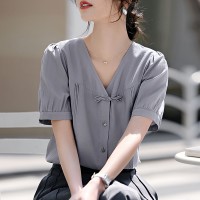 新中式GUO风盘扣V领衬衫女夏季优雅气质通勤简约泡泡袖设计上衣