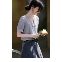新中式GUO风盘扣V领衬衫女夏季优雅气质通勤简约泡泡袖设计上衣