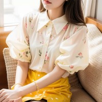 米杏色碎花泡泡袖衬衫2024新款女茶歇法式小香风上衣独特漂亮小衫