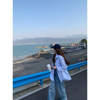 <!--蓝色条纹衬衫女春季新款设计感小众宽松衬衣韩系独特别致长袖上衣-->