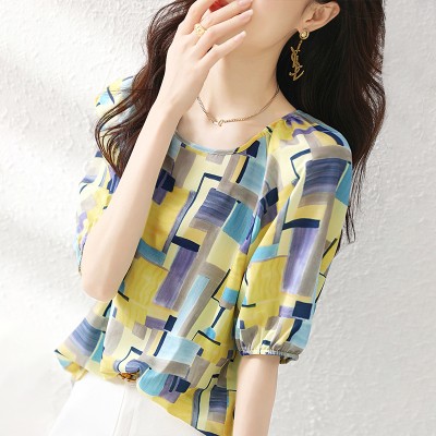 <!--2024夏季新款气质优雅文艺碎花衬衫休闲上衣女短袖衬衣-->
