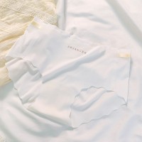裸感蜜桃冰丝无痕一片式女士内裤纯棉抑菌档透气舒适提臀中腰