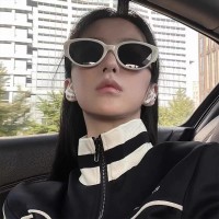 新款复古猫眼墨镜女显脸小街拍防晒紫外线遮光镜出游开车太阳镜男