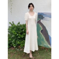 2024夏款韩版气质简约圆领肌理感收腰纯色套头连衣裙