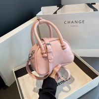 高级质感小包包女春夏2024新款小众设计单肩斜挎包纯色手提贝壳包