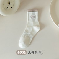 春夏拼接运动袜子女刺绣亲肤透气中筒袜双罗口百搭简约白色袜诸暨