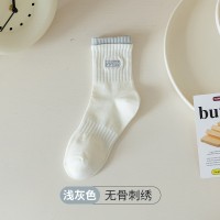 春夏拼接运动袜子女刺绣亲肤透气中筒袜双罗口百搭简约白色袜诸暨