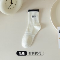 春夏拼接运动袜子女刺绣亲肤透气中筒袜双罗口百搭简约白色袜诸暨