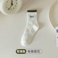 春夏拼接运动袜子女刺绣亲肤透气中筒袜双罗口百搭简约白色袜诸暨