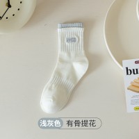 春夏拼接运动袜子女刺绣亲肤透气中筒袜双罗口百搭简约白色袜诸暨