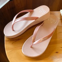 人字拖鞋女外穿夹脚拖鞋浴室洗澡海边沙滩坡跟厚底纯色居家拖鞋女