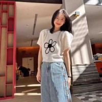 白色正肩冰丝针织短袖t恤女夏季体恤设计感小众修身ins潮短款上衣